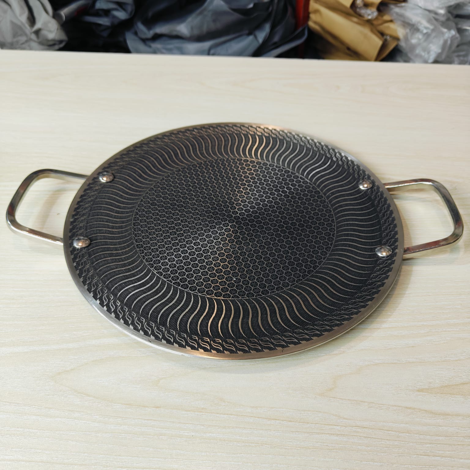 38cm High Quality Steel Honeycomb Tawa (Majuni free 5 pcs )