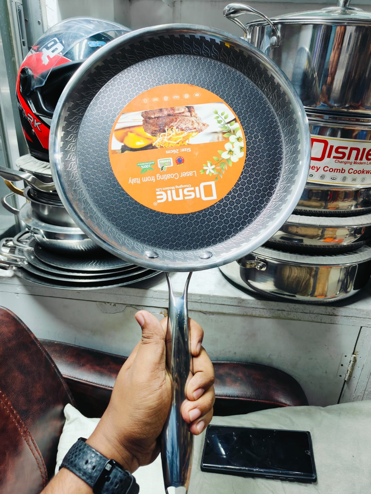 30cm Multi-purpose useable Premium Honeycomb Tawa (Disney Italy)